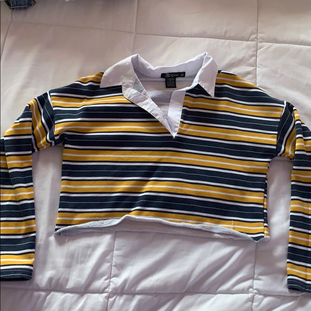 Cropped crew neck sweater